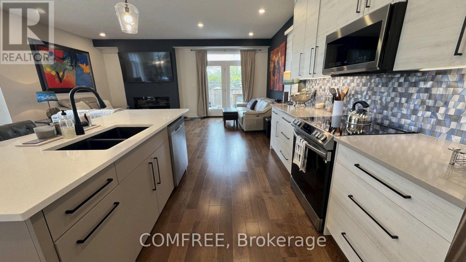498 PHYLLIS STREET - 4