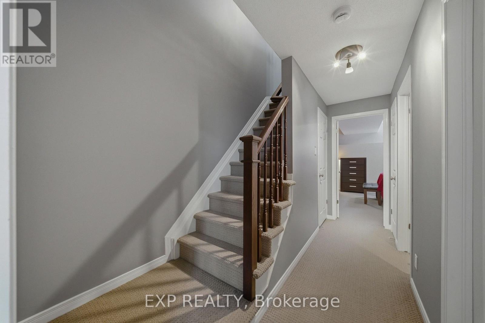 300 LONDON TERRACE — photo 13