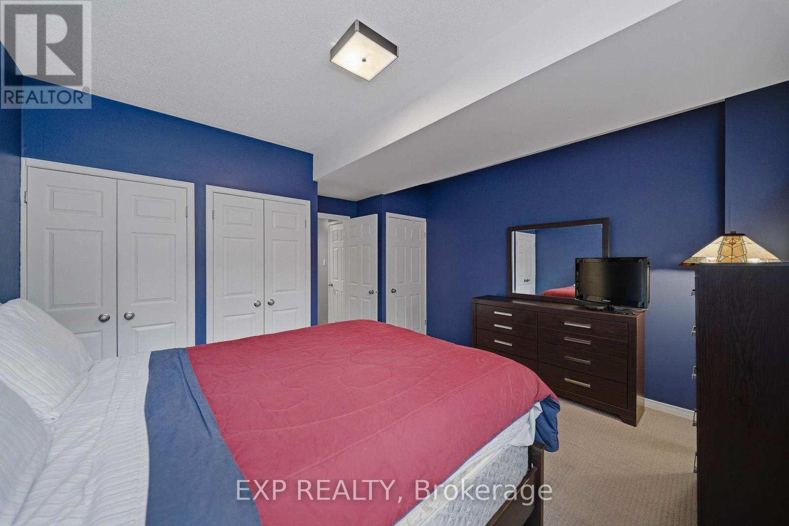 300 LONDON TERRACE — photo 15