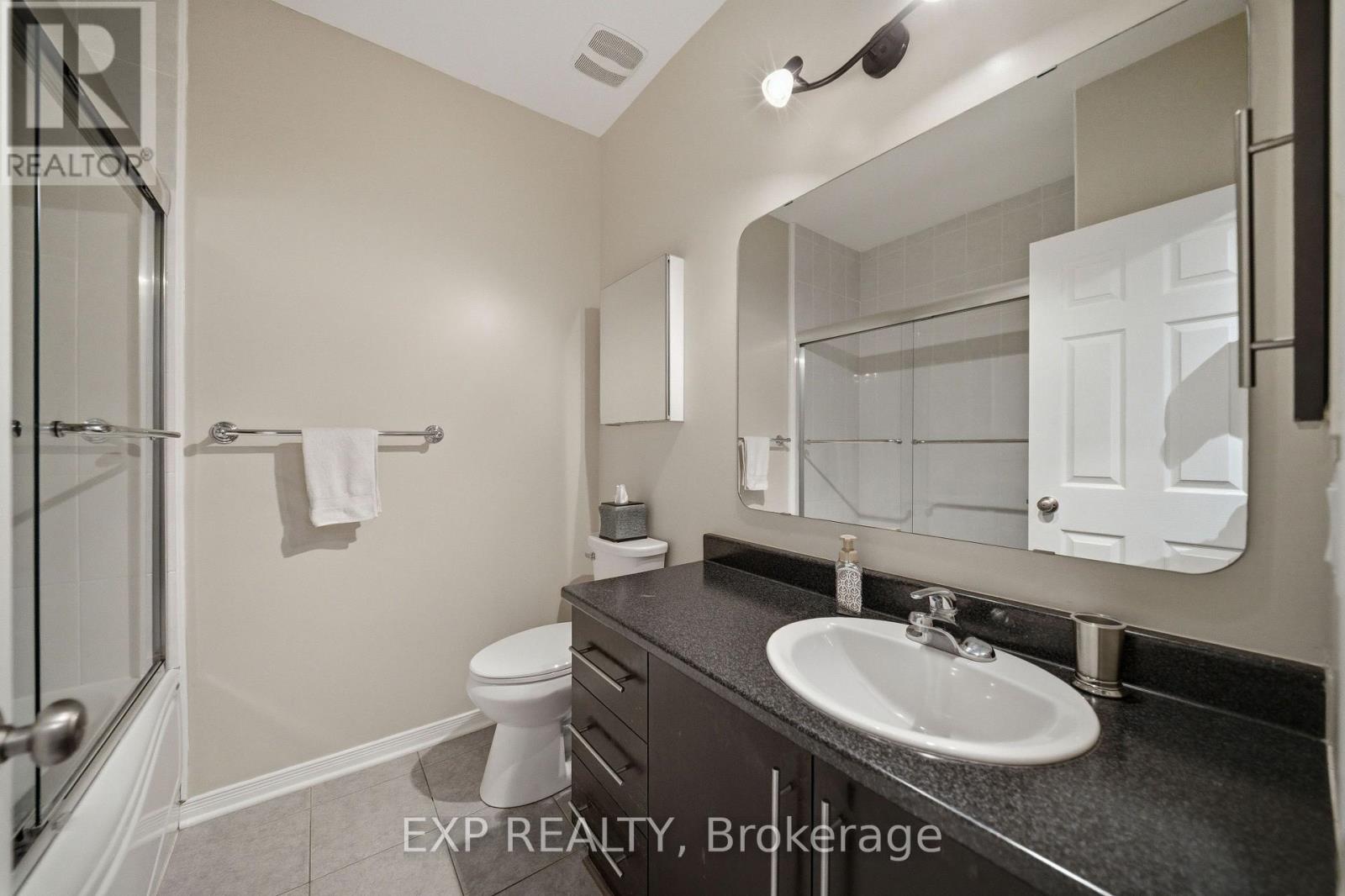300 LONDON TERRACE — photo 19