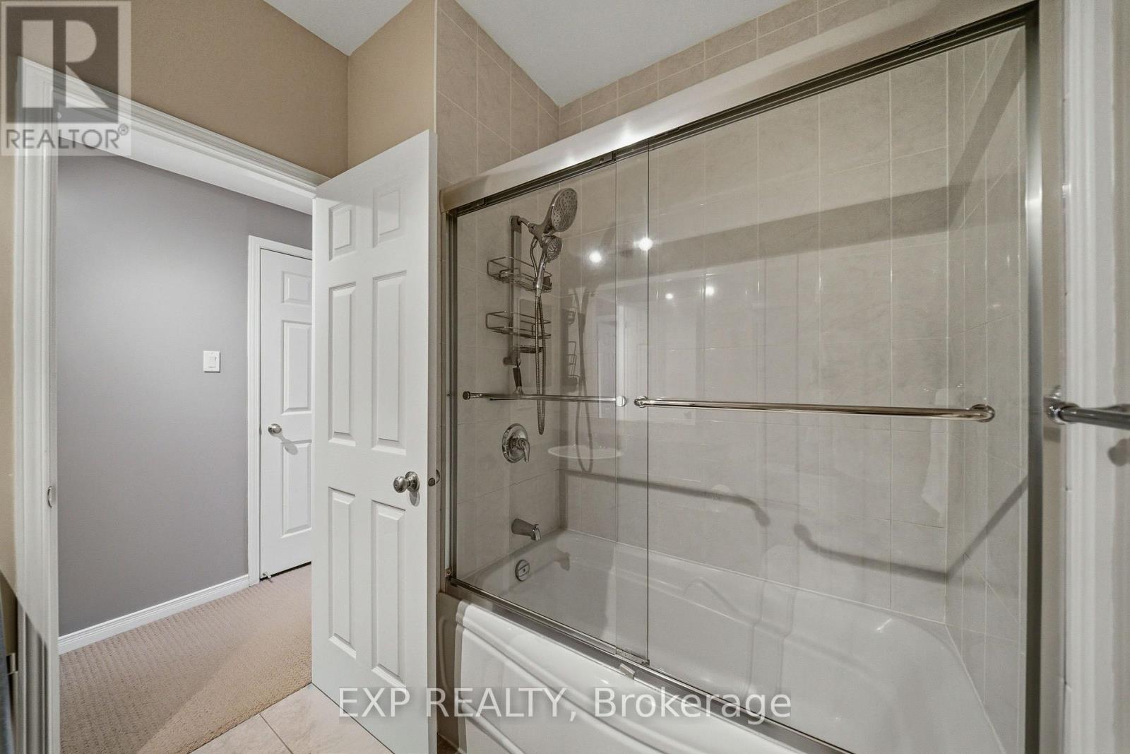 300 LONDON TERRACE — photo 20