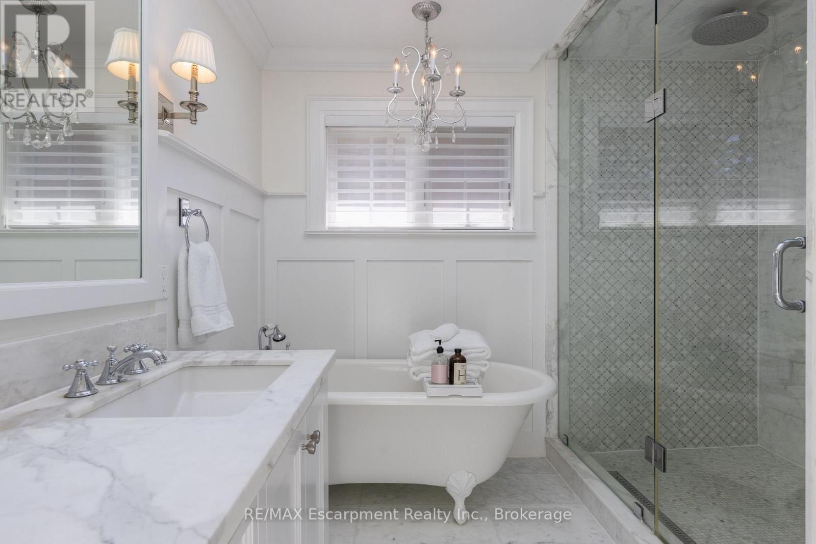 444 DRUMMOND ROAD - 20