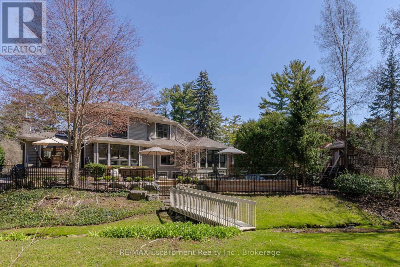 444 DRUMMOND ROAD - 32