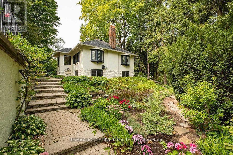 11 DONWOODS DRIVE - 2