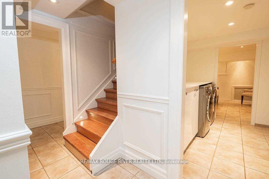 11 DONWOODS DRIVE - 32