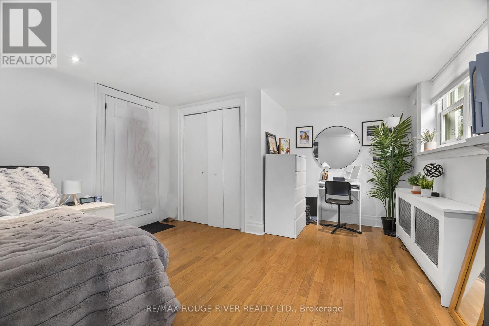 11 DONWOODS DRIVE - 39