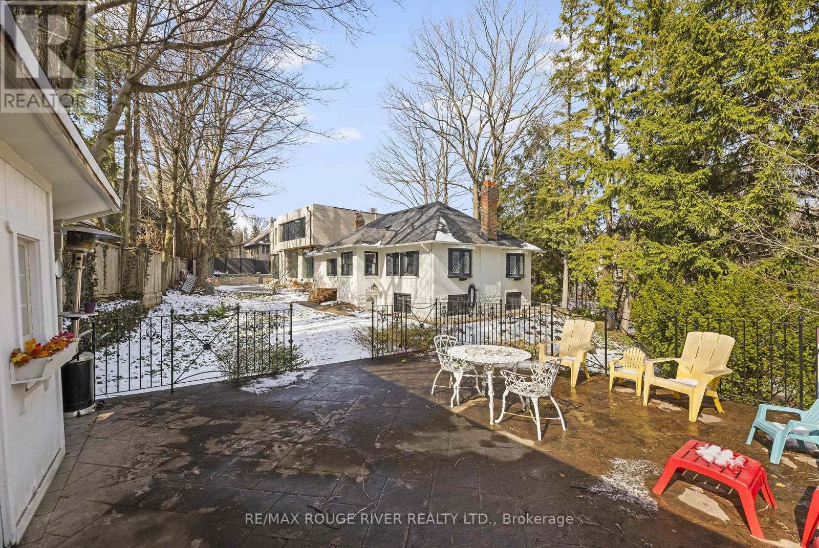 11 DONWOODS DRIVE - 48