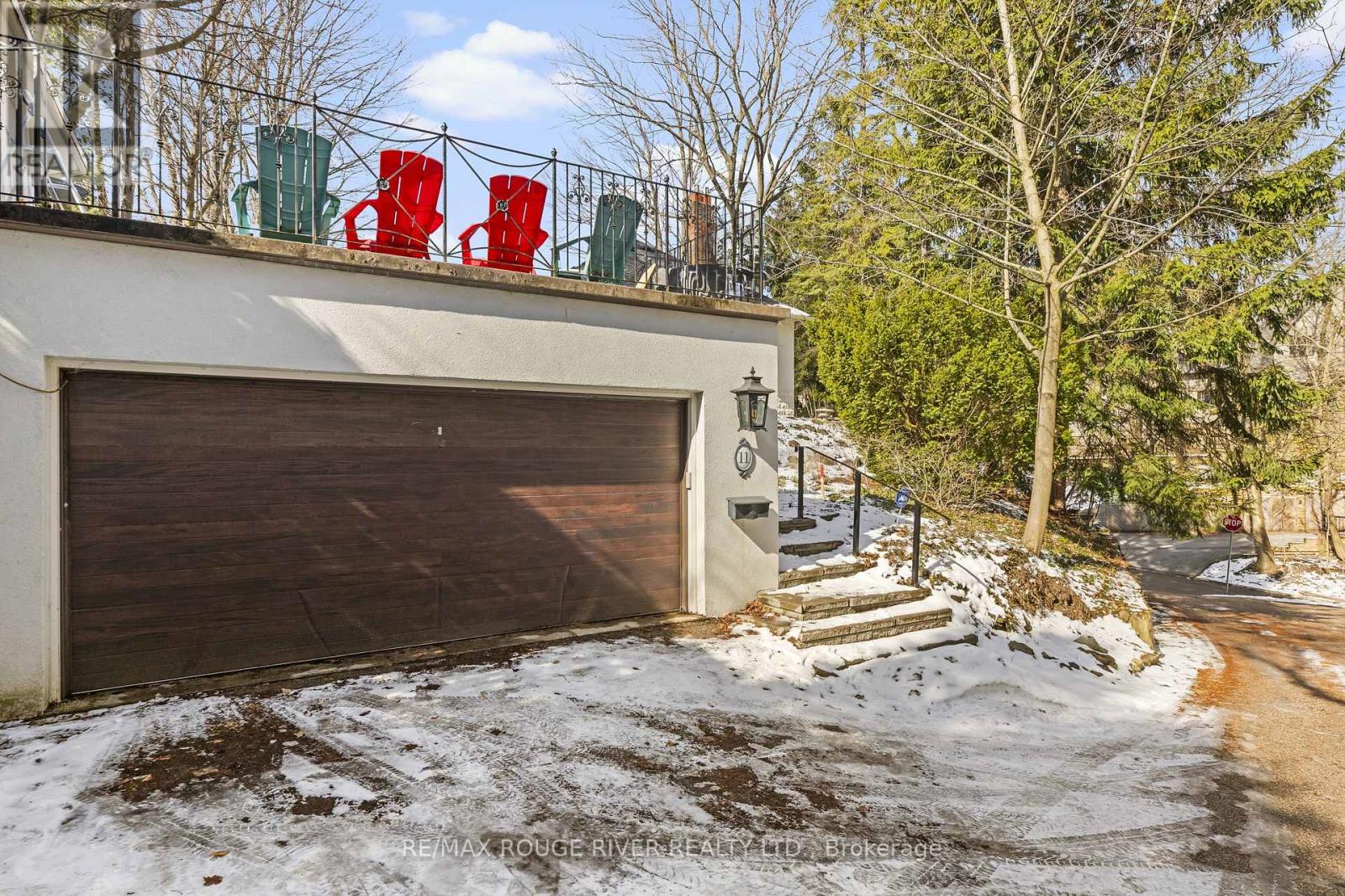 11 DONWOODS DRIVE - 46