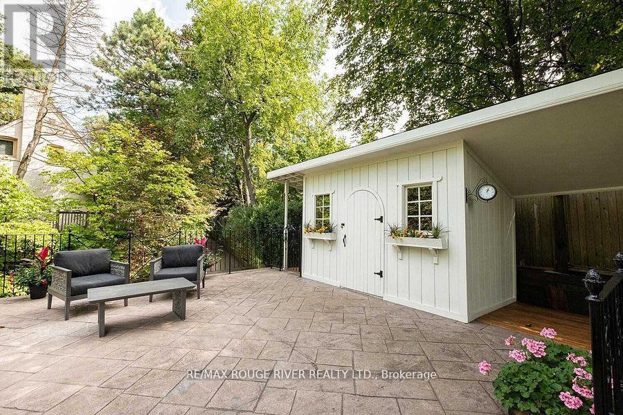 11 DONWOODS DRIVE - 9