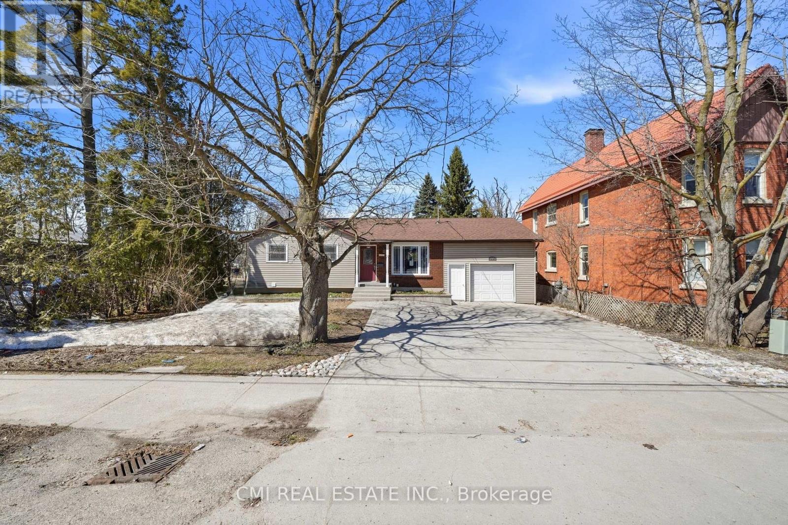 268 MISSISSAGA STREET W — photo 2