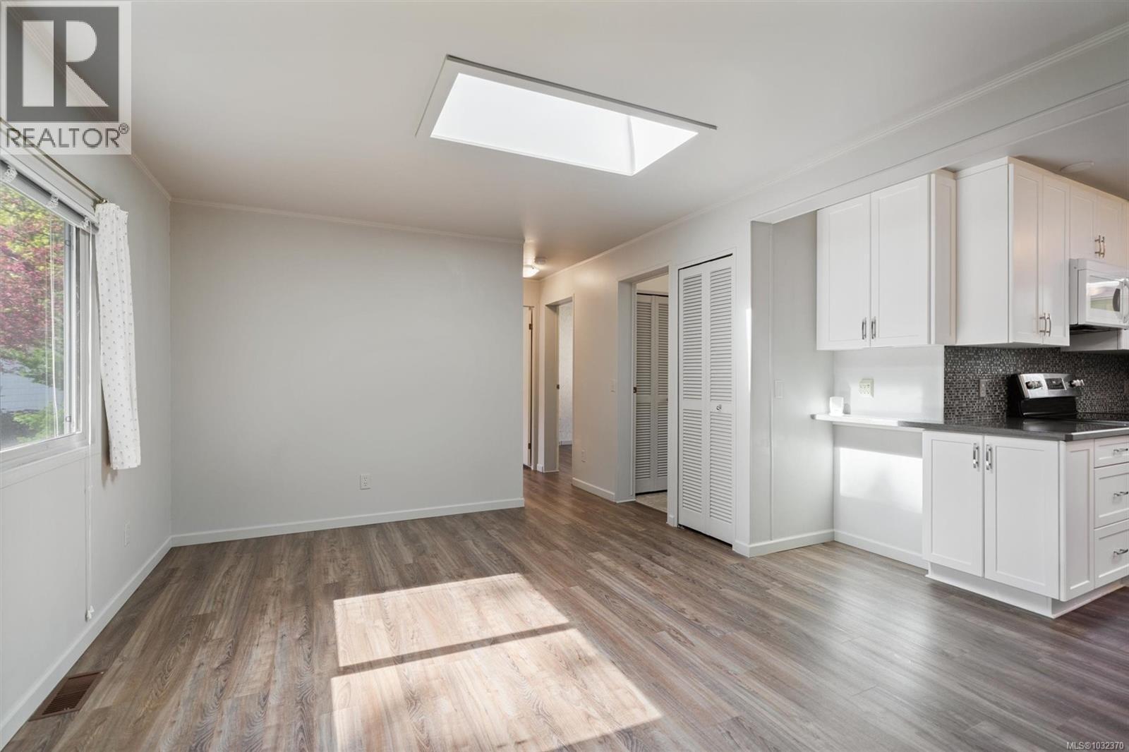 2111 Summergate Blvd, Sidney