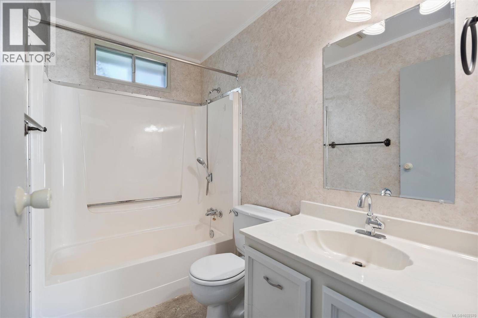 2111 Summergate Blvd, Sidney