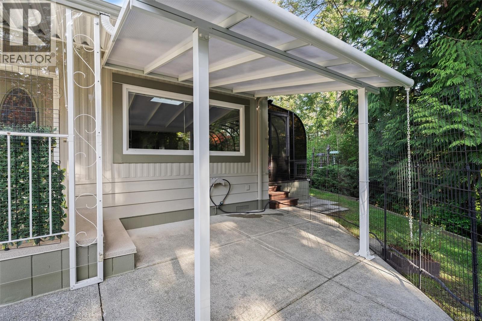 2111 Summergate Blvd, Sidney