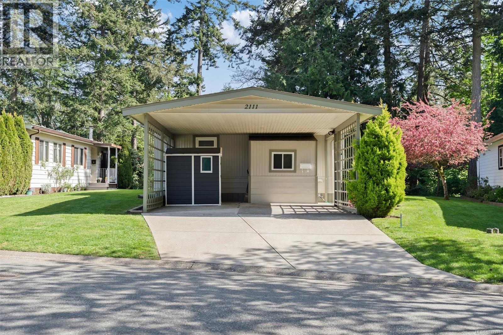 2111 Summergate Blvd, Sidney