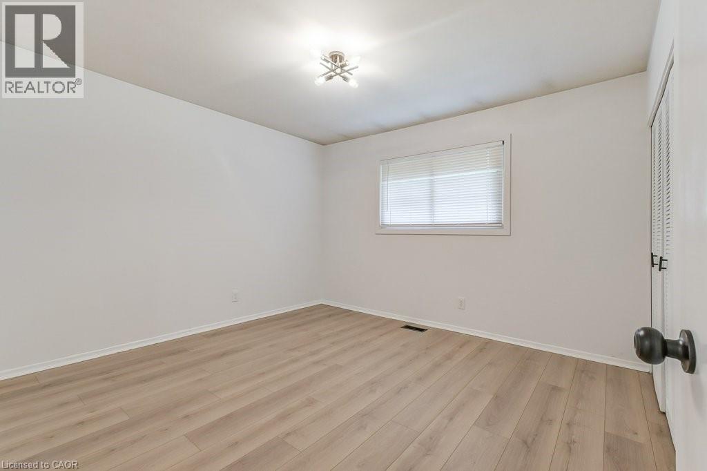 1334 LANGDALE Crescent, Oakville, Ontario, L6H2K8 — Photo 17