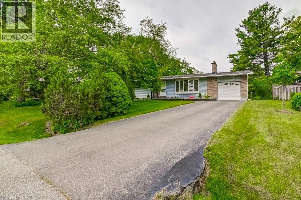 1334 LANGDALE Crescent, Oakville, Ontario, L6H2K8 — Photo 2
