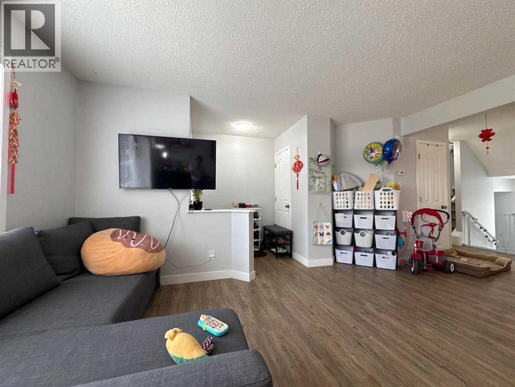 #8 304 Ross Avenue - 13