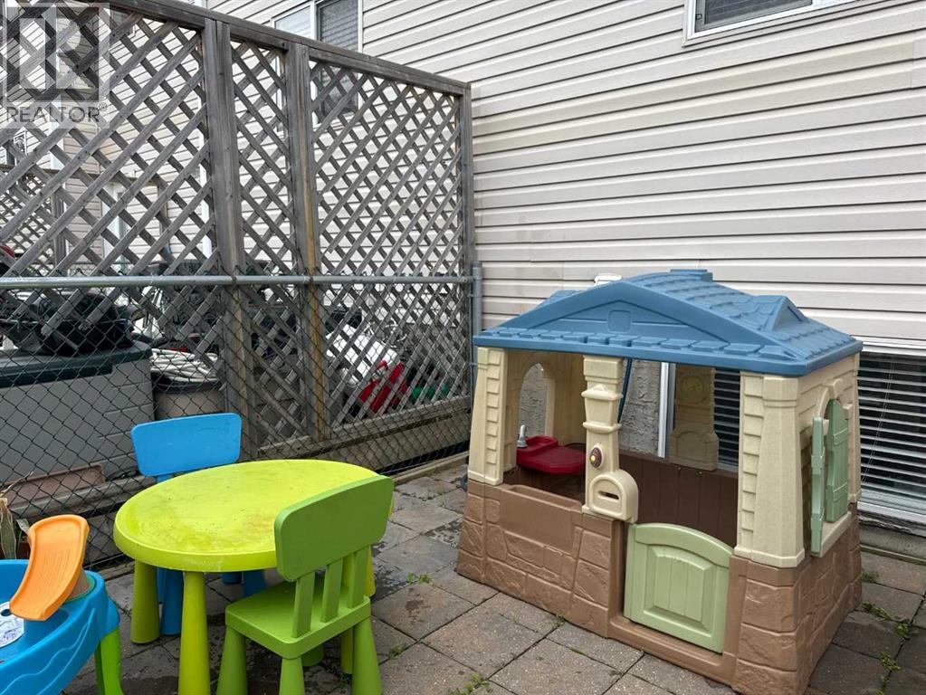 #8 304 Ross Avenue - 7