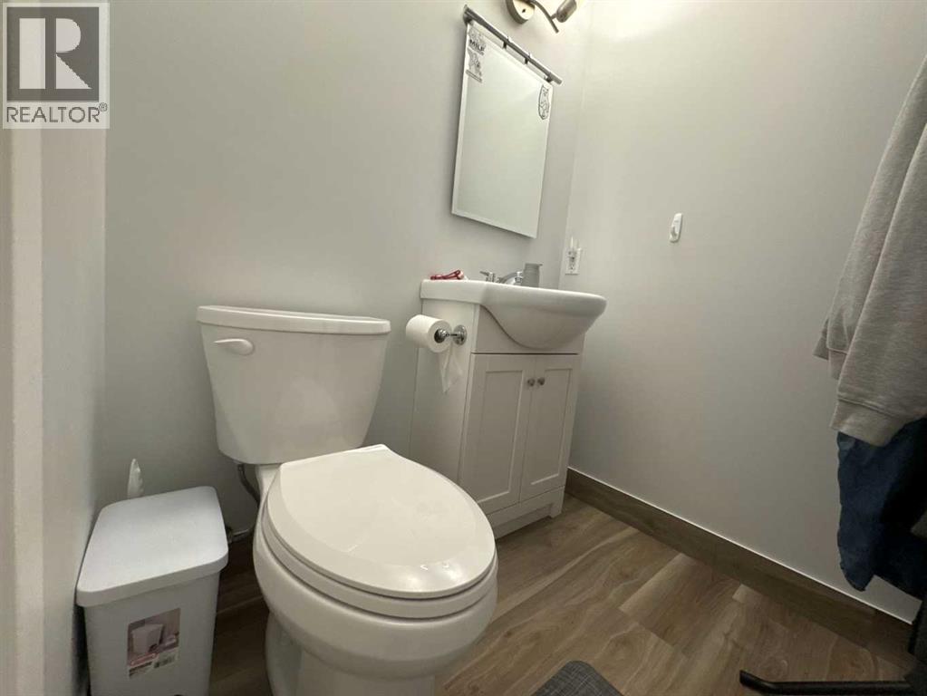 #8 304 Ross Avenue - 22
