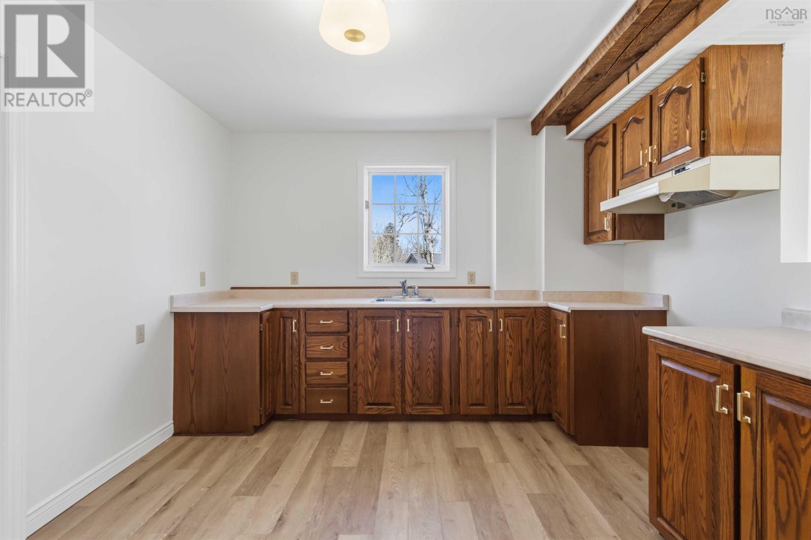 Property 10 of 49 of 341 Myra Road