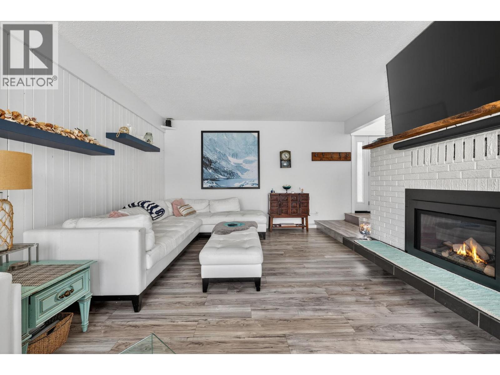 4581 75 Avenue NE - 14