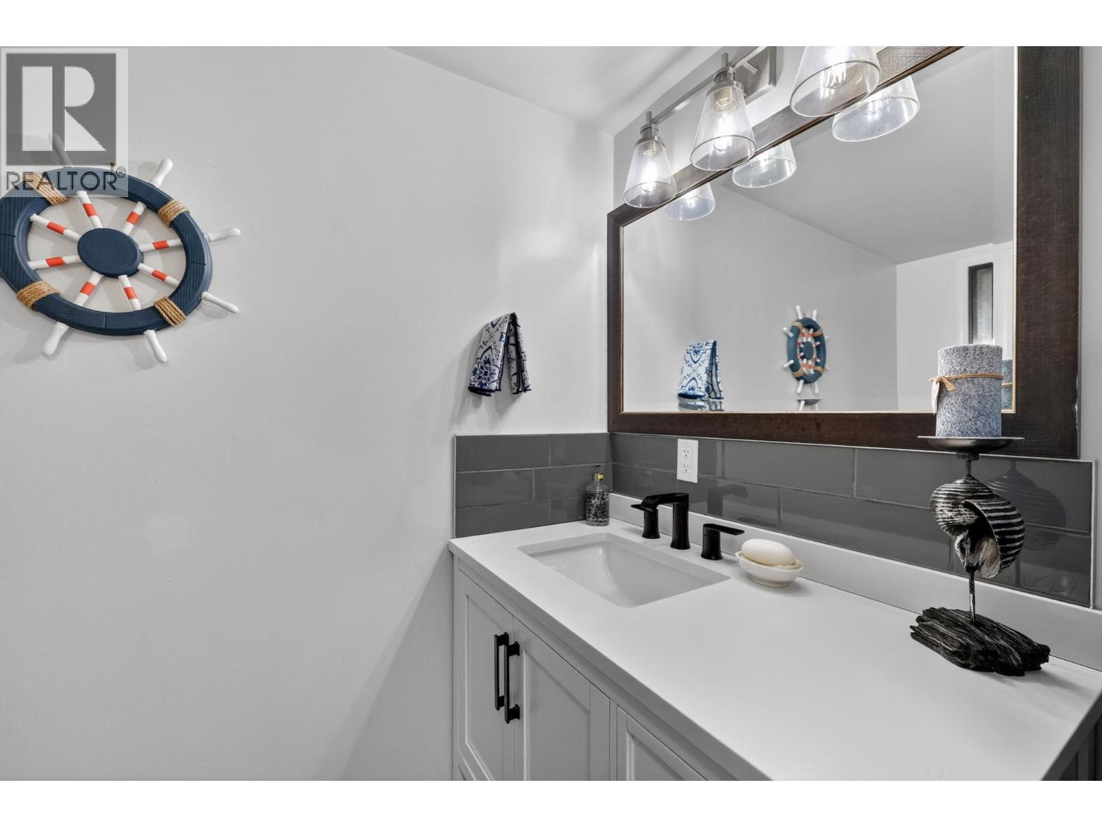 4581 75 Avenue NE - 32