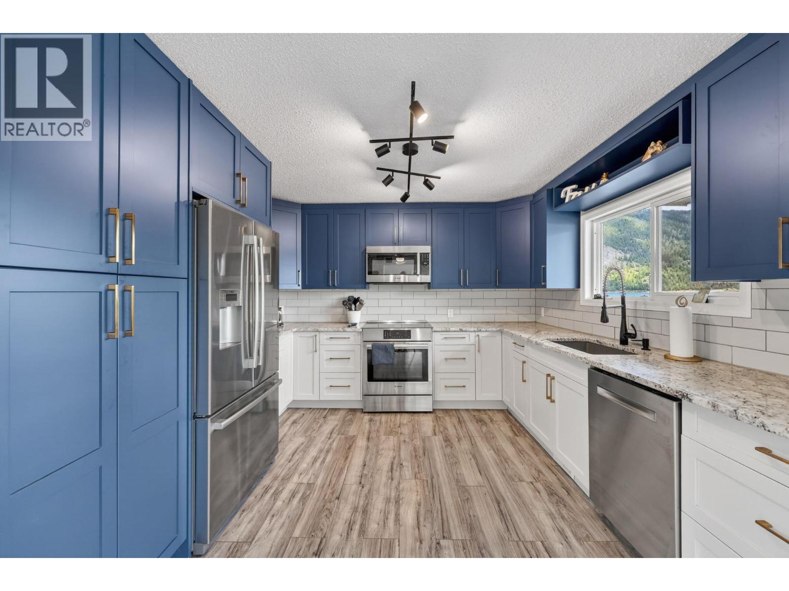 4581 75 Avenue NE - 20