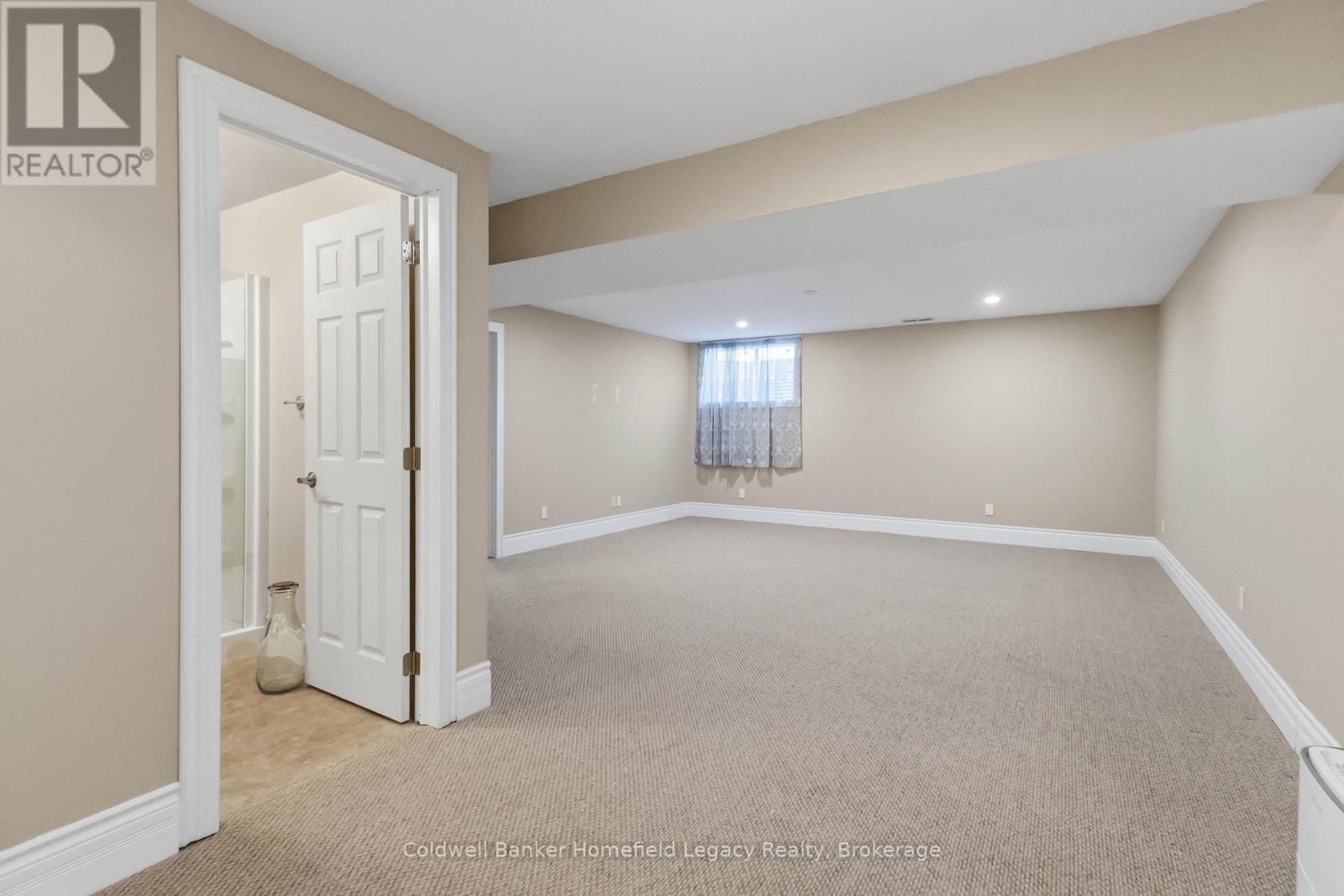 #1 220 WALNUT STREET - 38