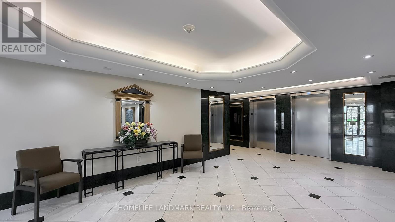 #1907 2365 KENNEDY ROAD - 34