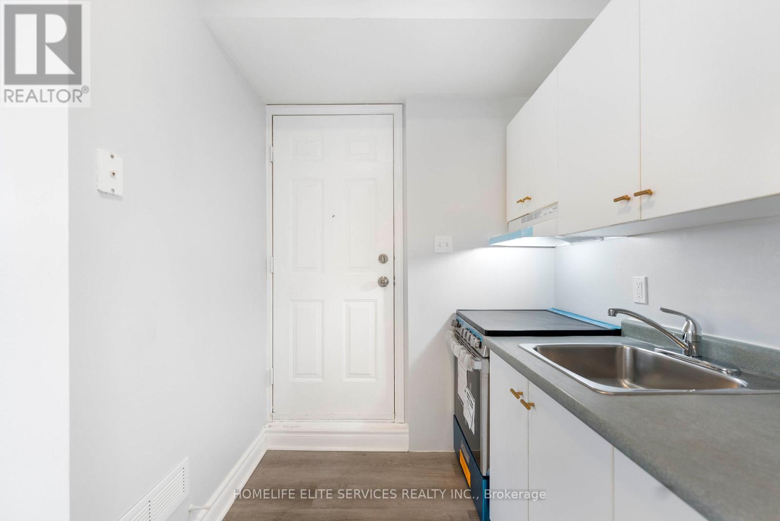 7 LENTHALL AVENUE - 28