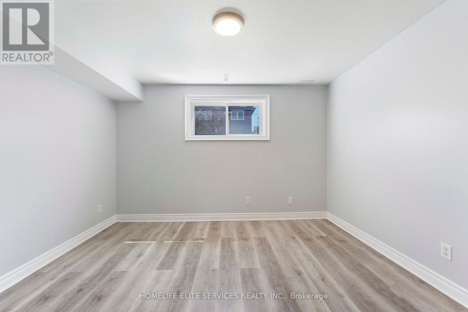 7 LENTHALL AVENUE - 36