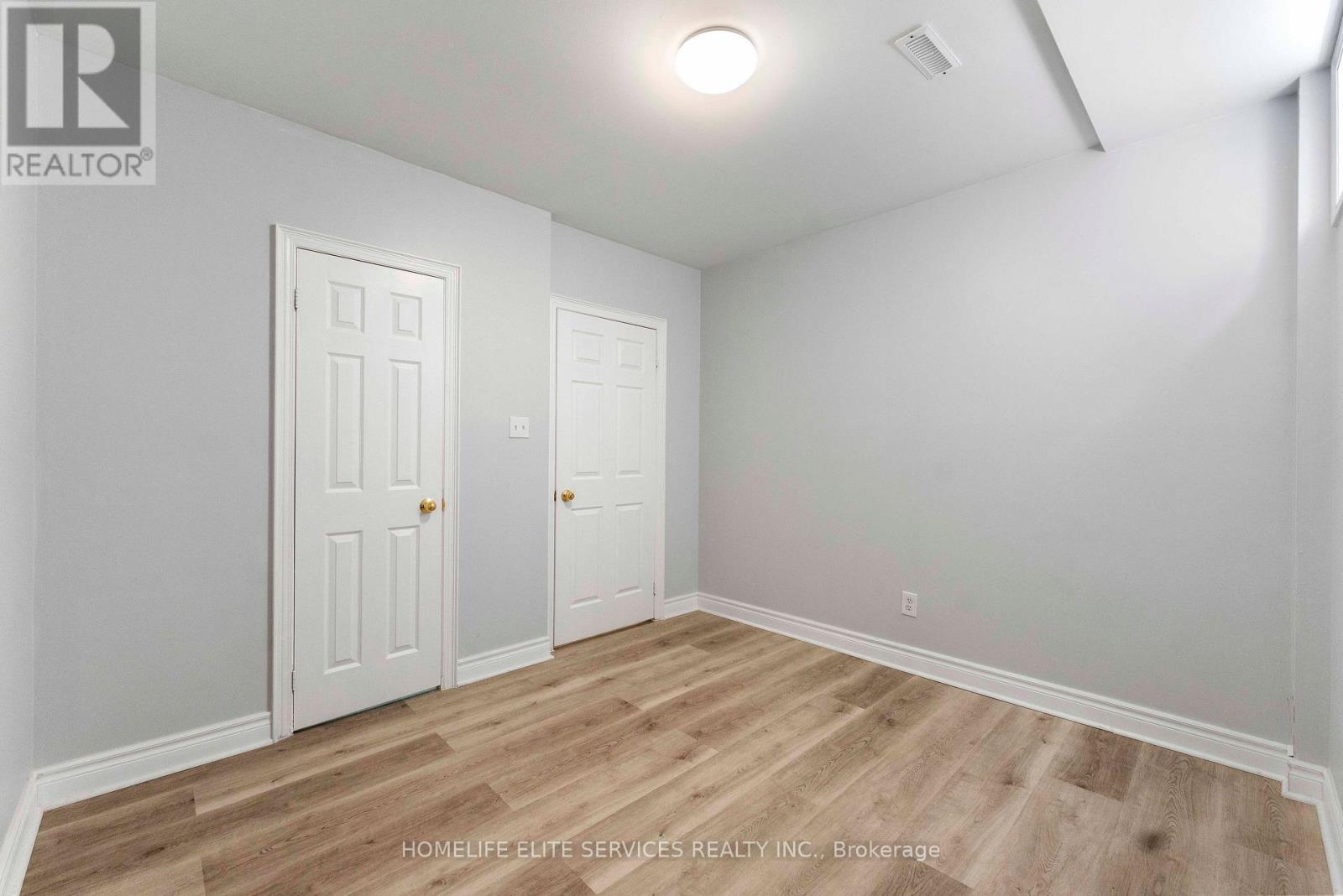 7 LENTHALL AVENUE - 32