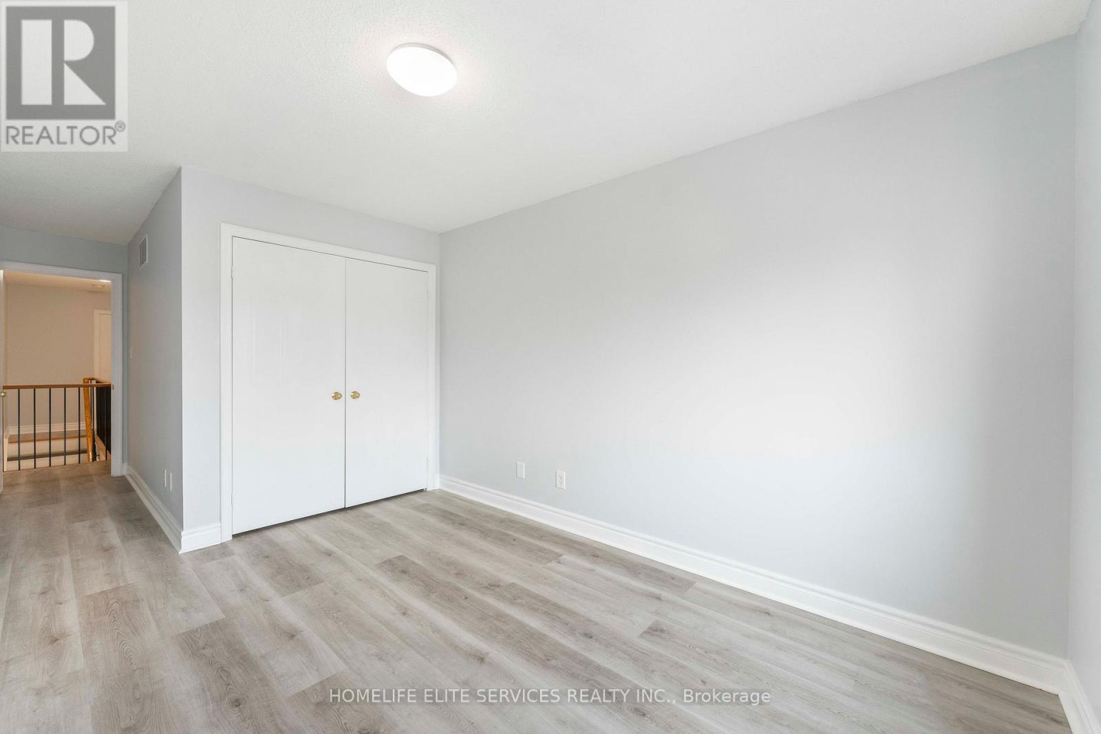 7 LENTHALL AVENUE - 25