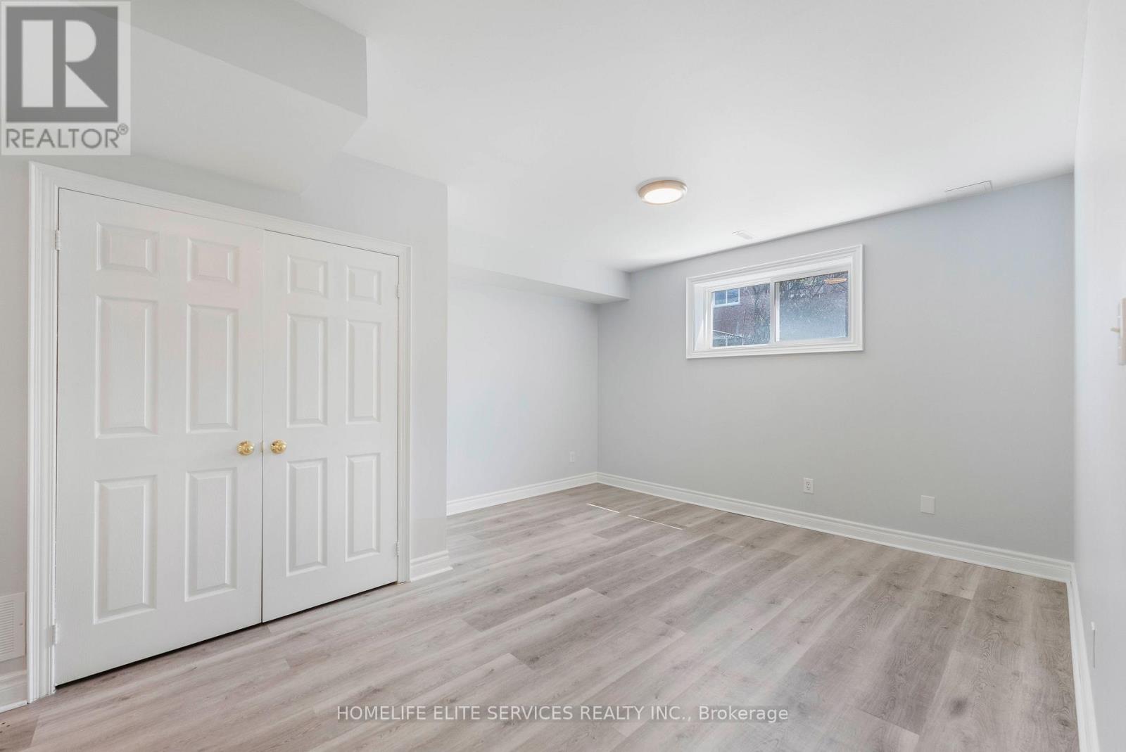 7 LENTHALL AVENUE - 33