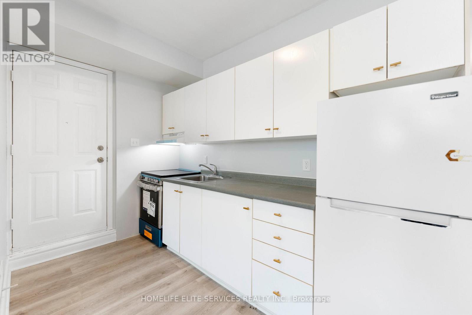 7 LENTHALL AVENUE - 29