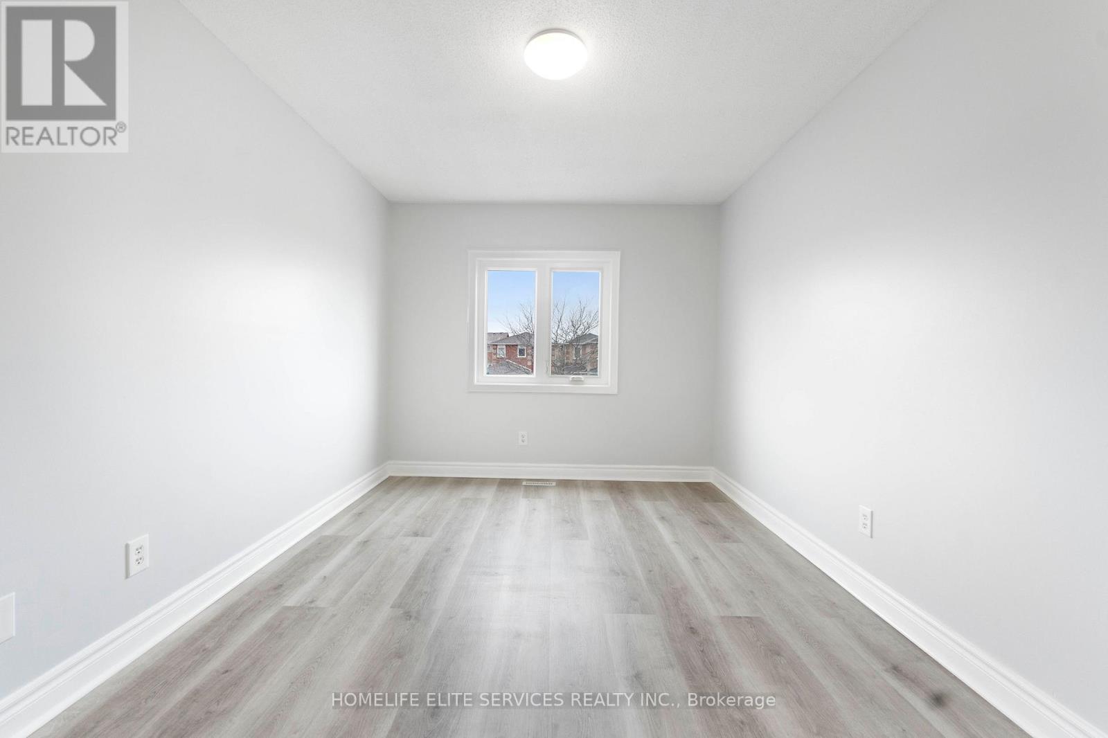 7 LENTHALL AVENUE - 26