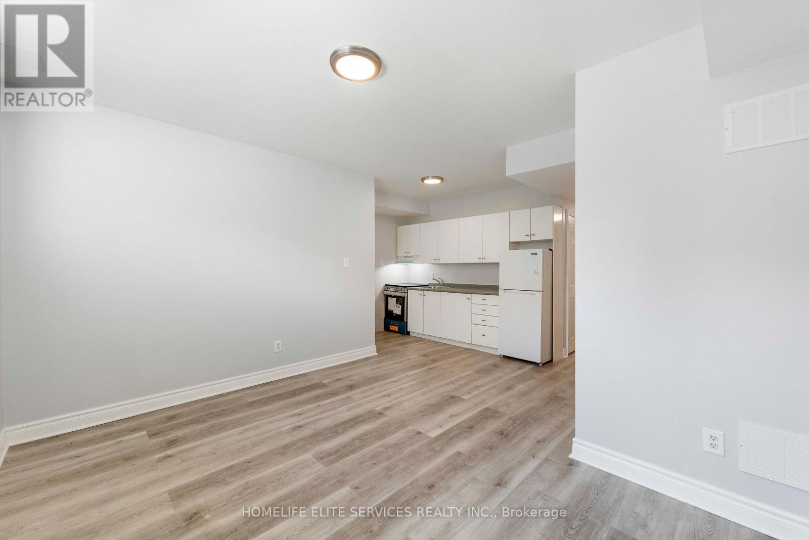 7 LENTHALL AVENUE - 30
