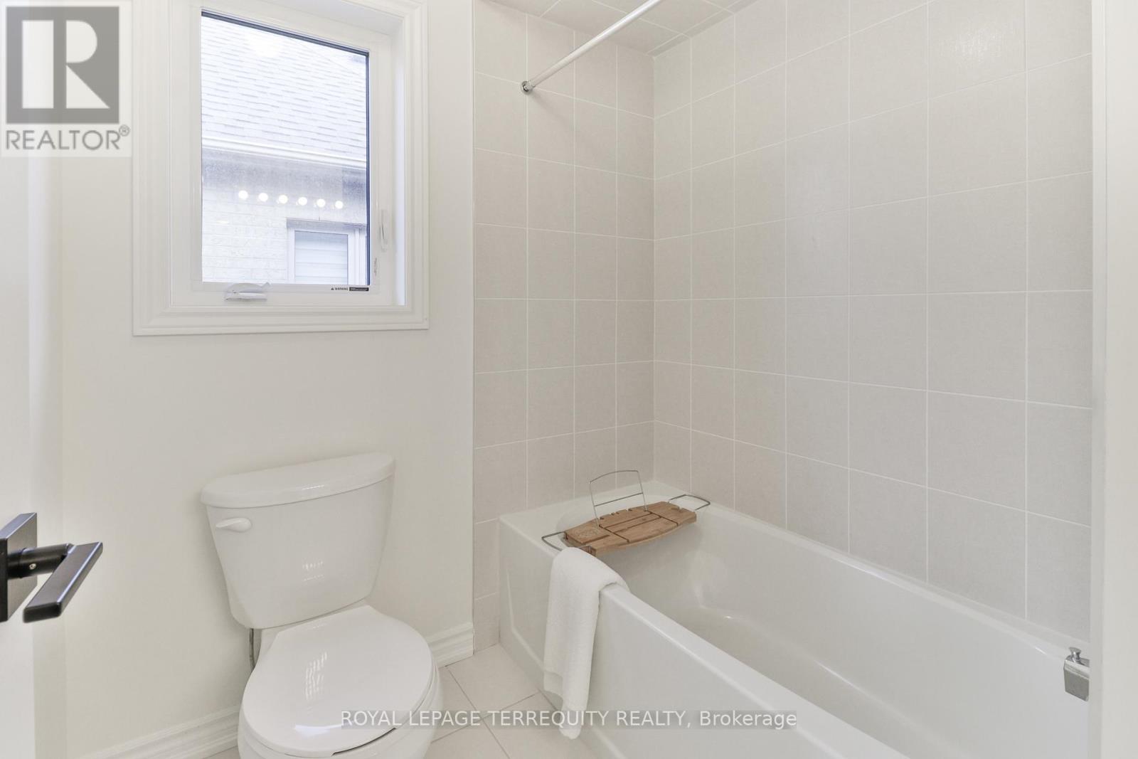 26 SANFORD CIRCLE — photo 24
