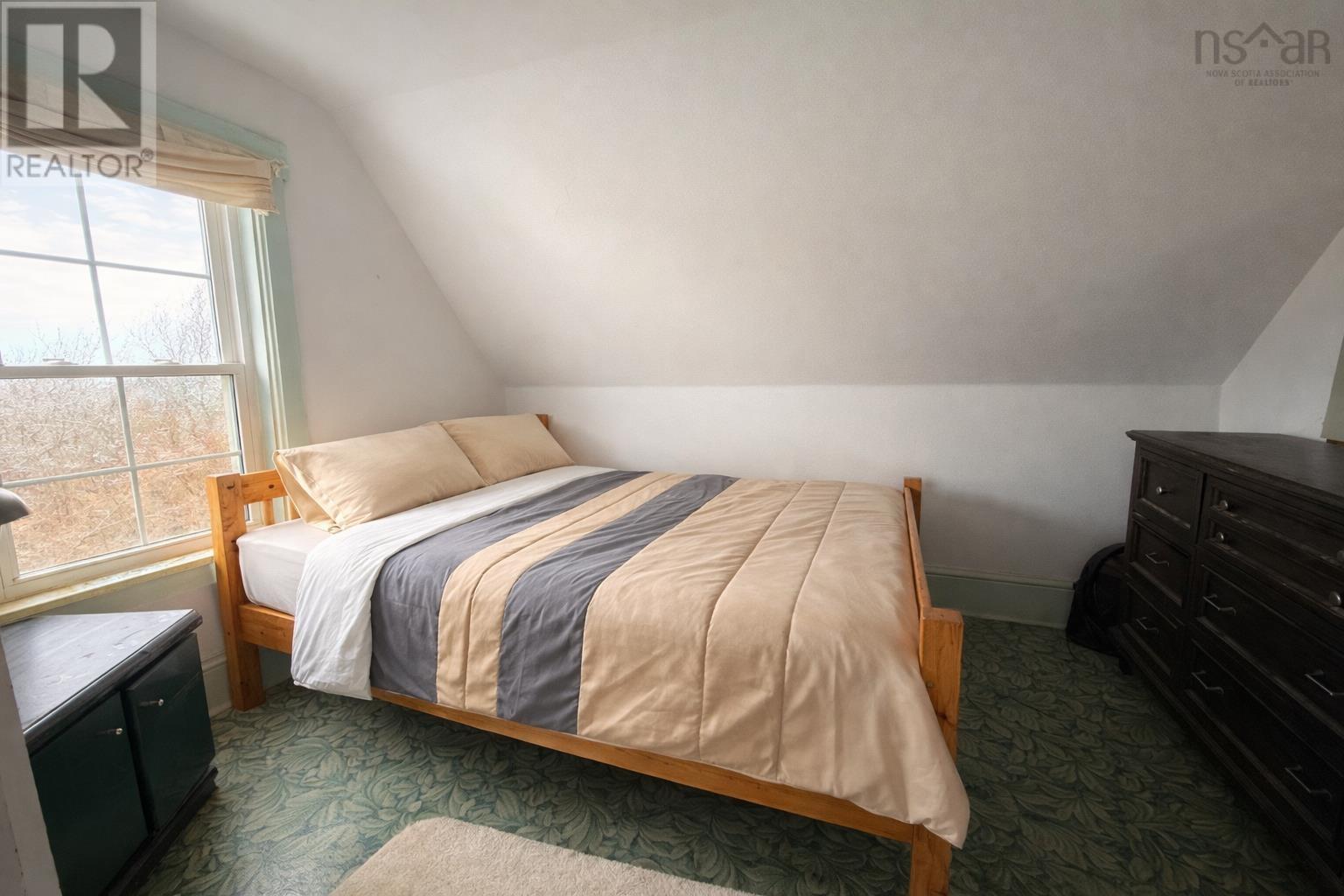 Property 10 of 23 of 38 Junction Road