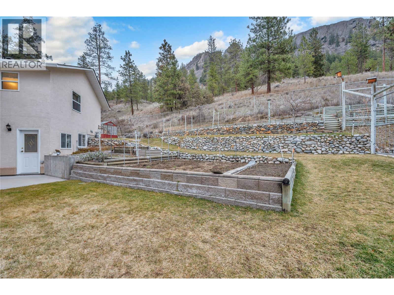 22577 Garnet Valley Road, Summerland