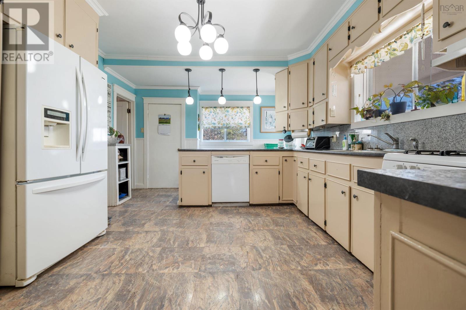 Property 7 of 36 of 28 Maple Drive