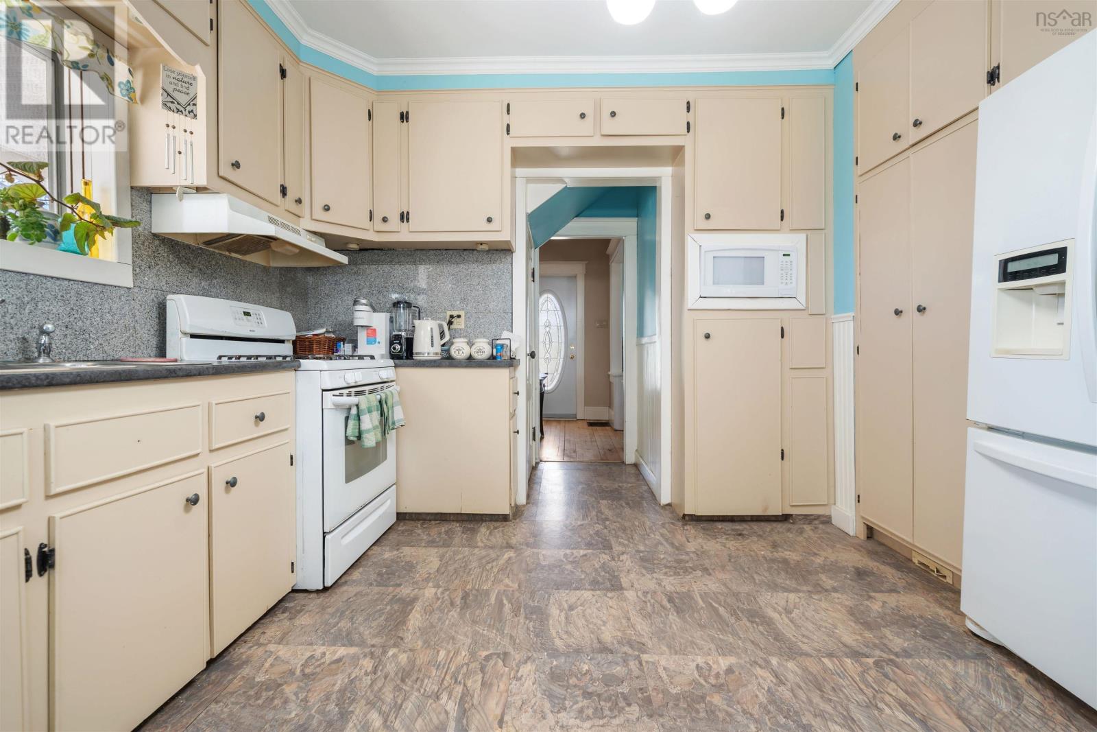 Property 6 of 36 of 28 Maple Drive