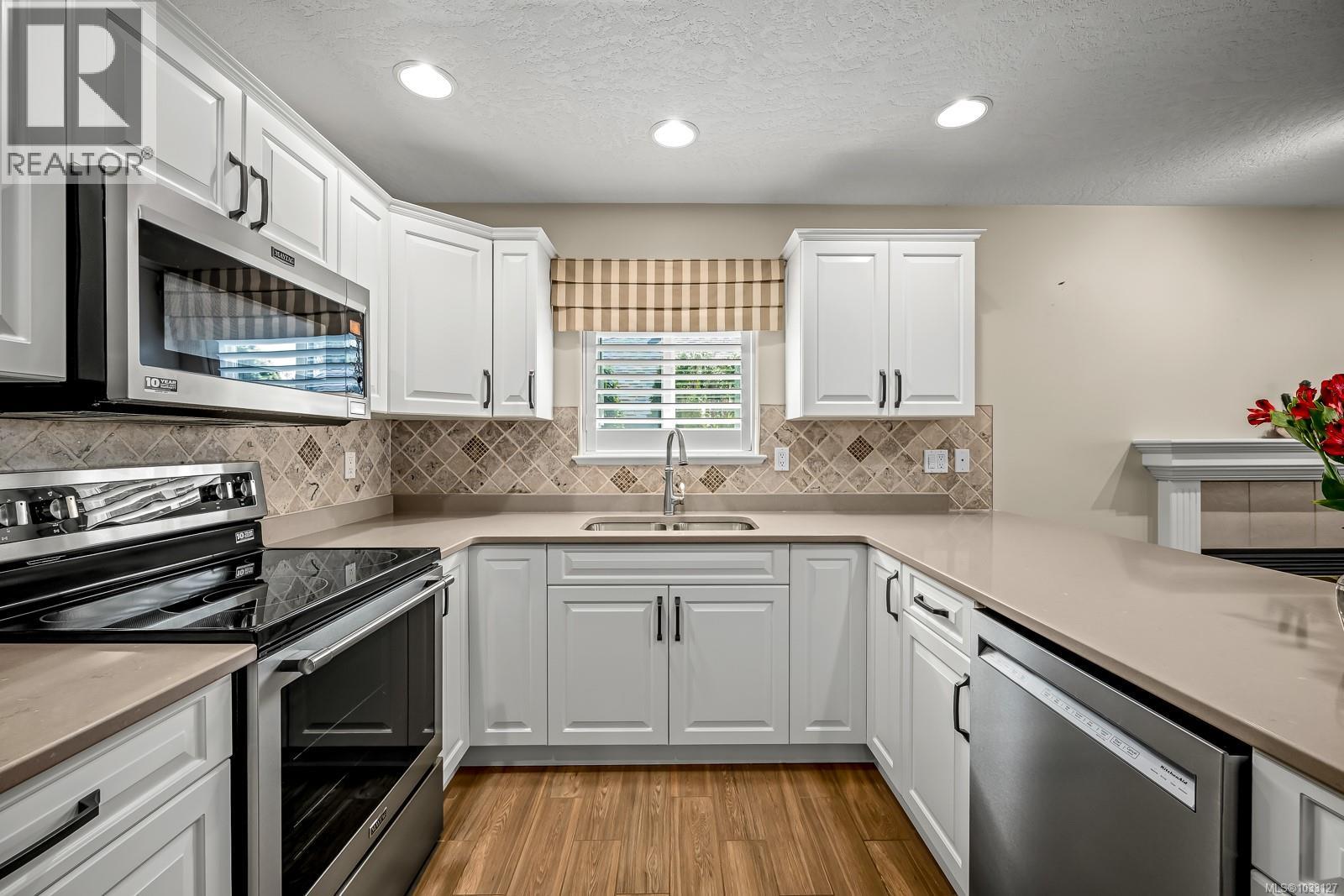 1945 St. Andrews Pl - 12