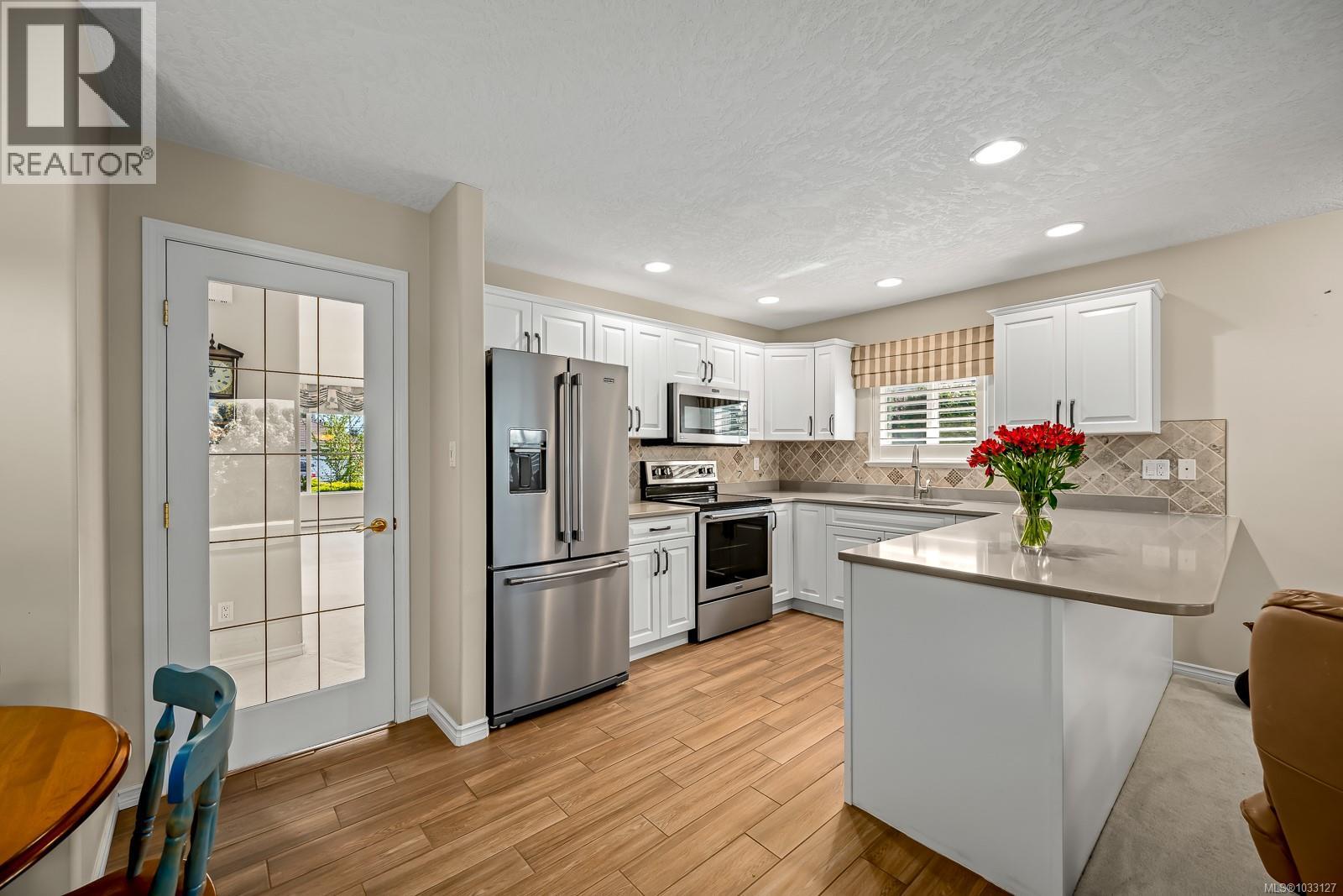 1945 St. Andrews Pl - 16