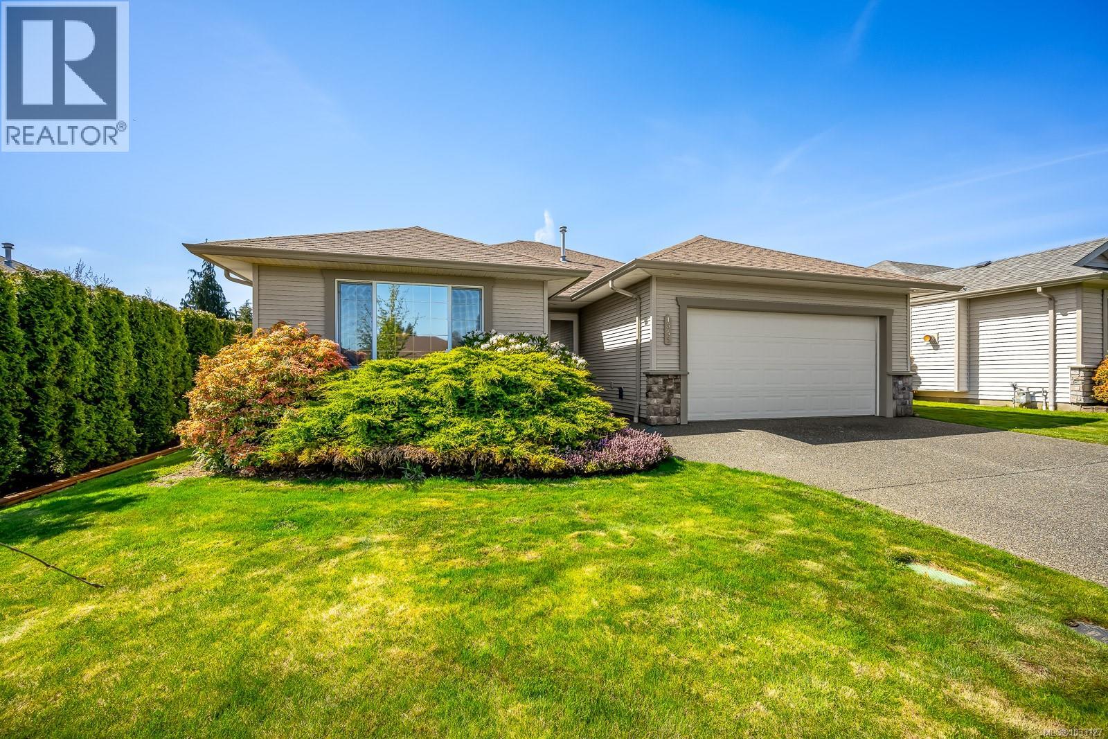 1945 St. Andrews Pl - 2