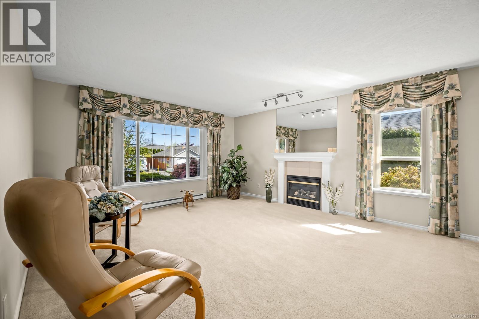 1945 St. Andrews Pl - 26