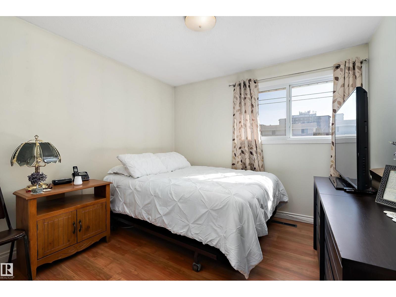 13416 101 ST NW ST NW NW, Edmonton