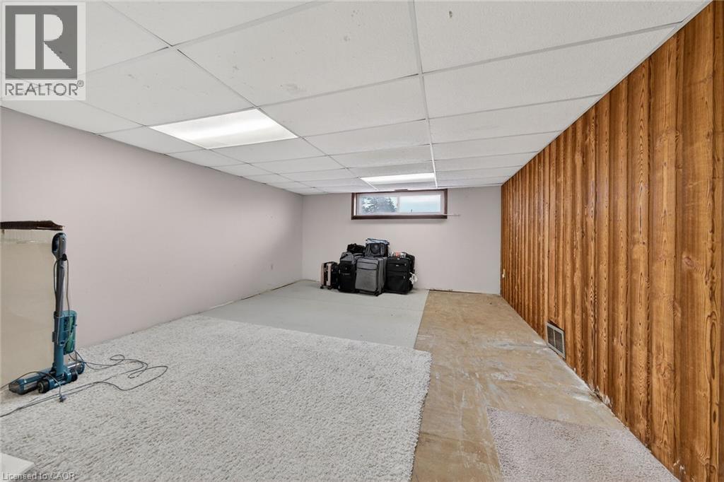 1549 GUYATT Road - 28