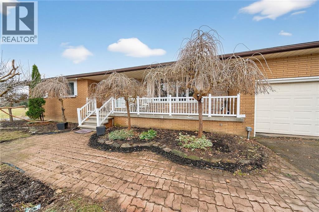1549 GUYATT Road - 2