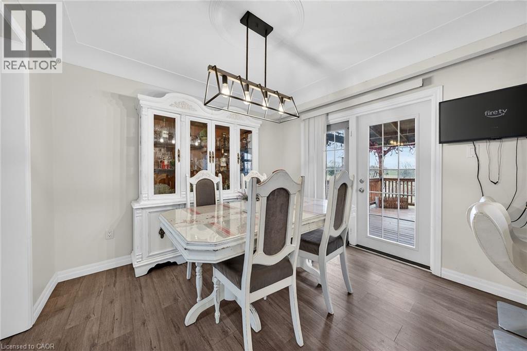 1549 GUYATT Road - 17